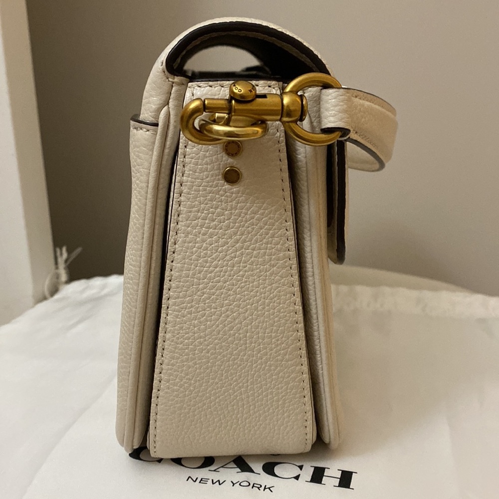 Coach Cream Leather Crossbody Bag with Gold Hardware - Picture 4 of 11